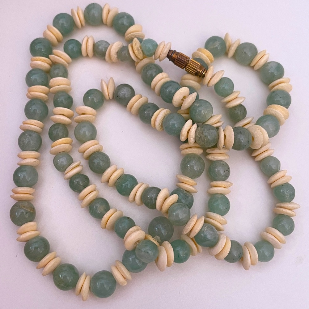 Vintage Real JADE Stone & SHELL Summer Beach Vacation Crystal Beaded Necklace